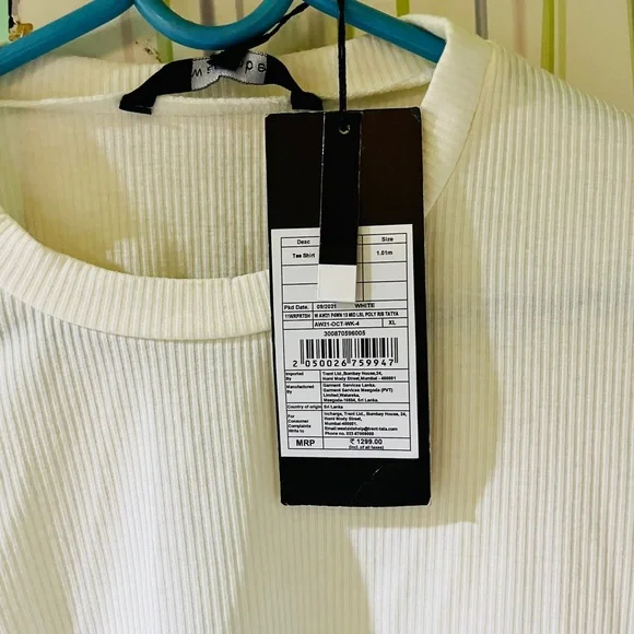 Westside wardrobe White floral top with puff sleeves! - Picture 2 of 6